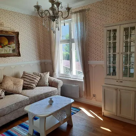 Romantiline Kesklinna Aia Taenava Lejlighed *